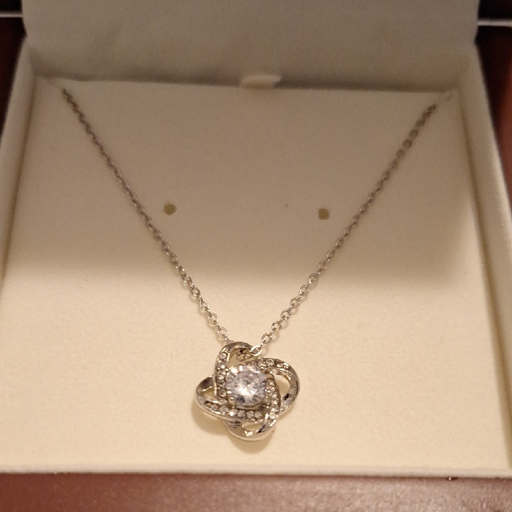 Elegant Love Knot Necklace